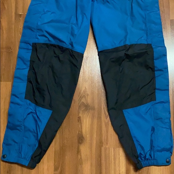Mountain Equipment Co-op full zip windbreaker pant - Picture 4 of 15